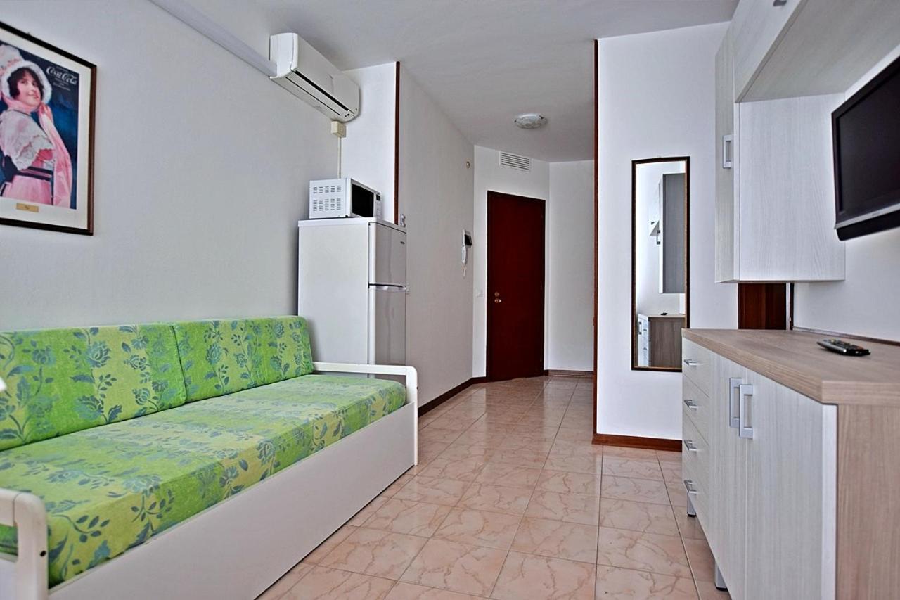 Condominio Luna 1 Lignano Sabbiadoro Exterior photo